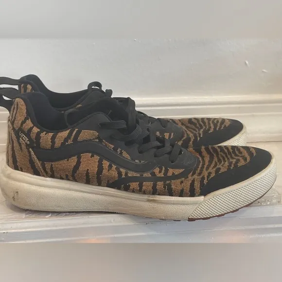 COPY - Vans Ultrarange Rapidweld Tiger  Mens Size 7.5 Womens Size 9 Sneakers EUC