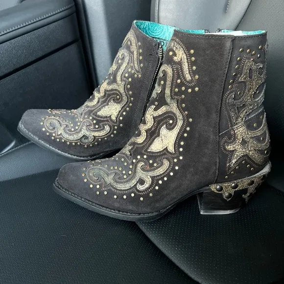 Corral Women’s Black Leather Metallic Western Heeled Ankle Boots