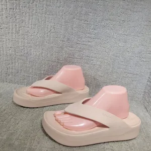 Crocs Getaway Platform Women's Size US 11 Peach Pink Rubber Flip Flops Sandals