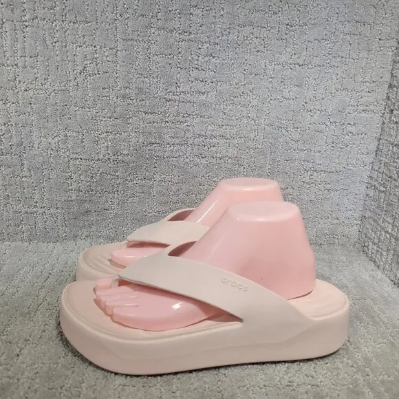 Crocs Getaway Platform Women's Size US 11 Peach Pink Rubber Flip Flops Sandals