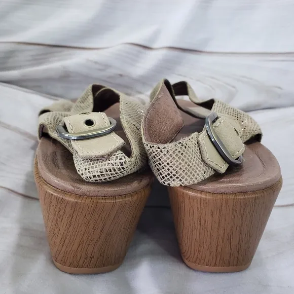 Dansko Jacinda Khaki Tan Snakeskin Leather Slingback Sandals Womens 37 Faux Wood