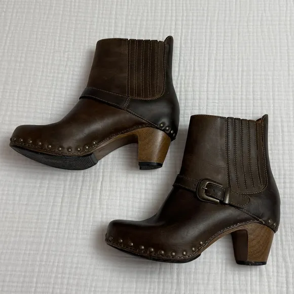Dansko Rihanna Brown Leather Ankle Boots Size 8.5-9 US / 39 EU Moto Buckle Studs