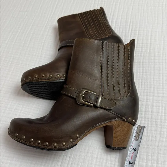Dansko Rihanna Brown Leather Ankle Boots Size 8.5-9 US / 39 EU Moto Buckle Studs