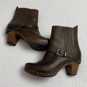 Dansko Rihanna Brown Leather Ankle Boots Size 8.5-9 US / 39 EU Moto Buckle Studs