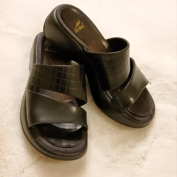 Dansko Sandals Black Leather Two Strap Platform Croc Embossed Size 36 (US 5.5-6)