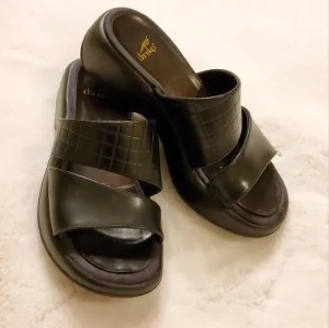 Dansko Sandals Black Leather Two Strap Platform Croc Embossed Size 36 (US 5.5-6)