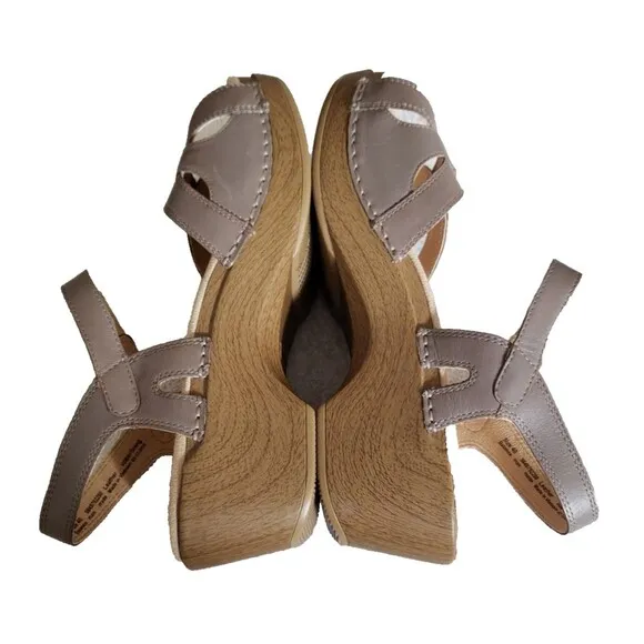Dansko Season Burnished Calf Stone Sandal Women's Size 9.5 - 10 EUR Size 40