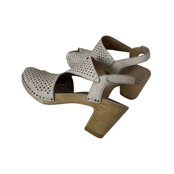 Dansko Teagan Womens Beige Perforated Leather Heeled Sandals SZ 40 EU/ 9.5-10 US