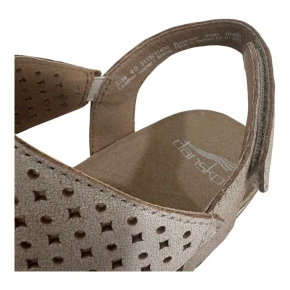 Dansko Teagan Womens Beige Perforated Leather Heeled Sandals SZ 40 EU/ 9.5-10 US