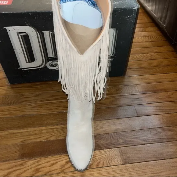 Dingo Hassie Suede Fringe Western Boots Sand (Cream) Women’s Size 8.5