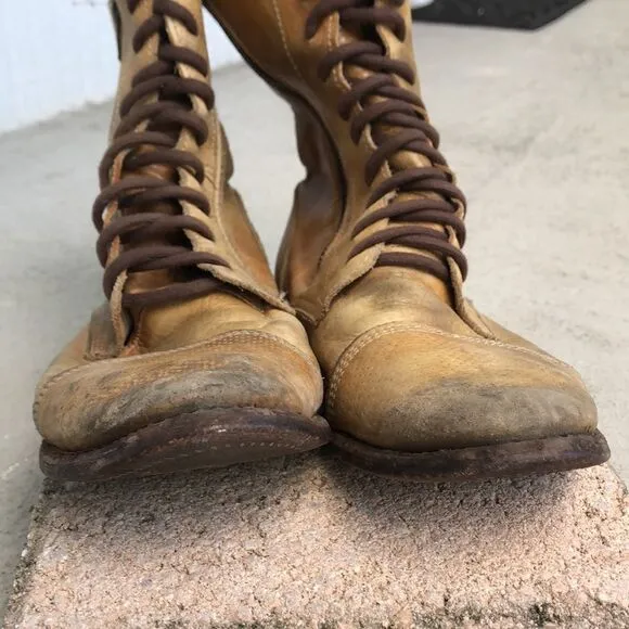 Distressed Bed/Stu boots