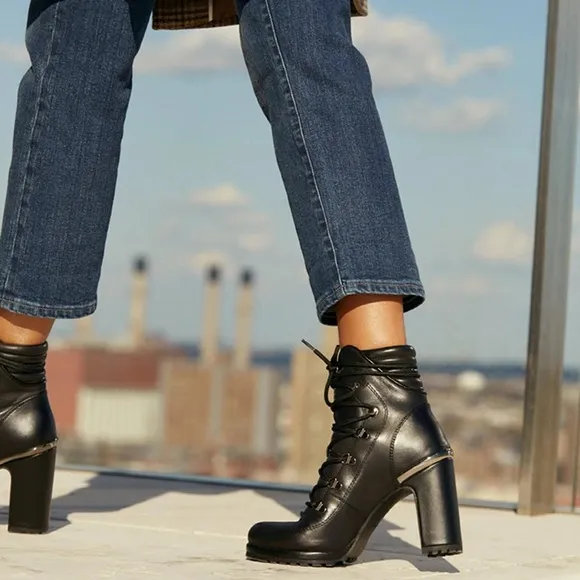 DKNY Lenni Lace-Up Ankle Boots, Oiled Suede Black Size 11 New in Box Retail $189