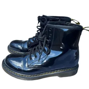 Doc Dr  Martens kids patent leather boots 36 5 L