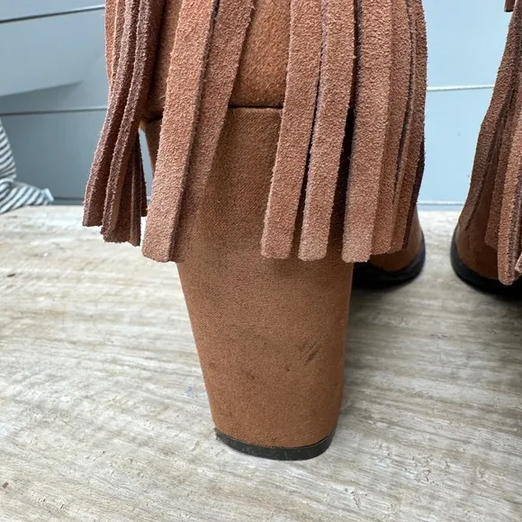 Dolce Vita Cognic Promise Tan Brown Suede Peep-Toe Fringe Ankle Boot Winter 9.5