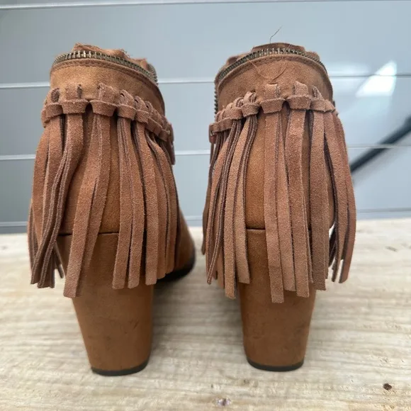 Dolce Vita Cognic Promise Tan Brown Suede Peep-Toe Fringe Ankle Boot Winter 9.5