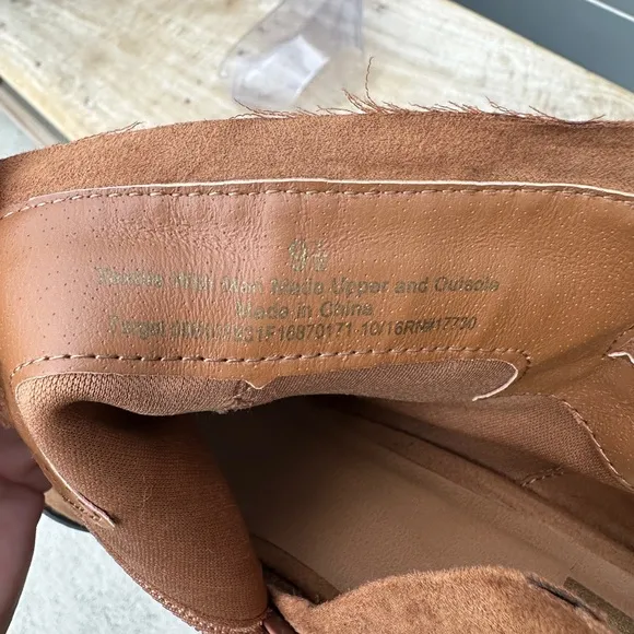 Dolce Vita Cognic Promise Tan Brown Suede Peep-Toe Fringe Ankle Boot Winter 9.5