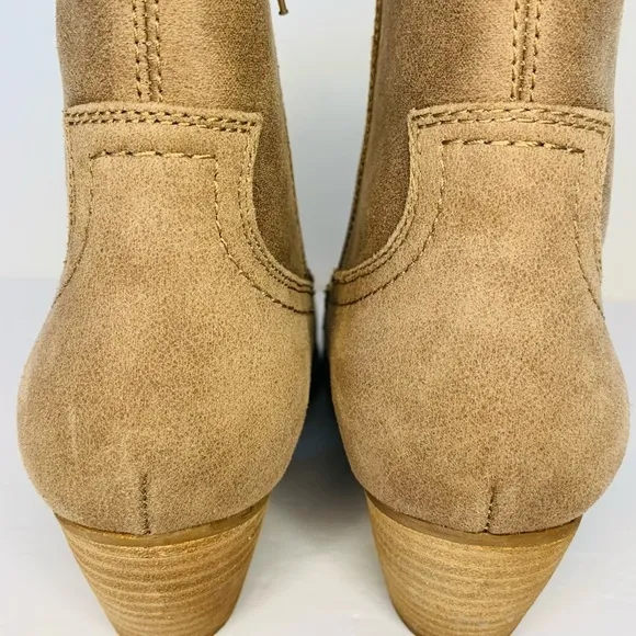 Dolce Vita Perdue Faux Suede Western Boots I Taupe New! Size 8.5M!!!