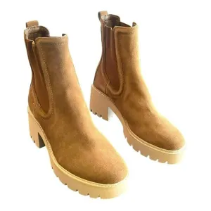 Dolce Vita Suede Sz 8.5 Lug Boots Almond Toe and Gore Side Pull On Panels