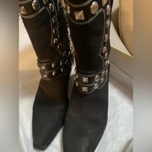 Donald J Pliner black western calf boots