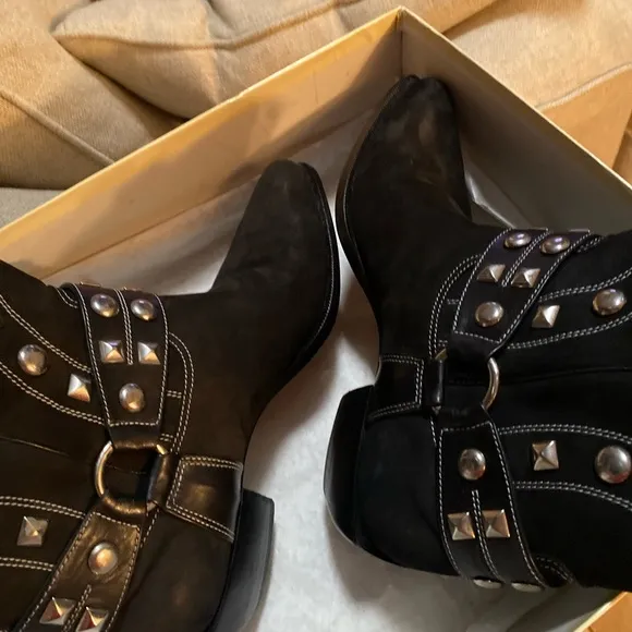 Donald J Pliner black western calf boots