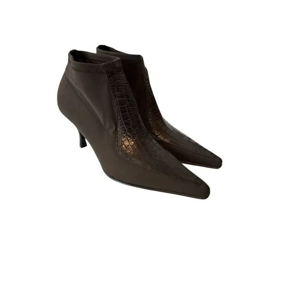 DONALD J PLINER Boots Heels Women's Size 7 Brown Leather Pointed Toe Ankle NWOB
