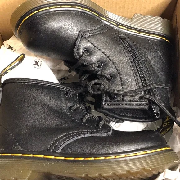 Dr Martens 1460 unisex infant black softy T leather lace up boots