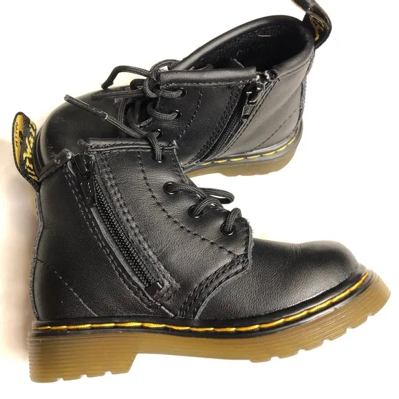 Dr Martens 1460 unisex infant black softy T leather lace up boots