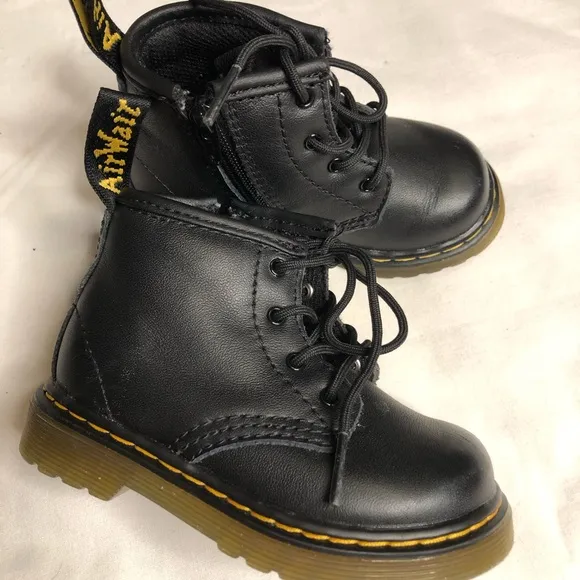 Dr Martens 1460 unisex infant black softy T leather lace up boots