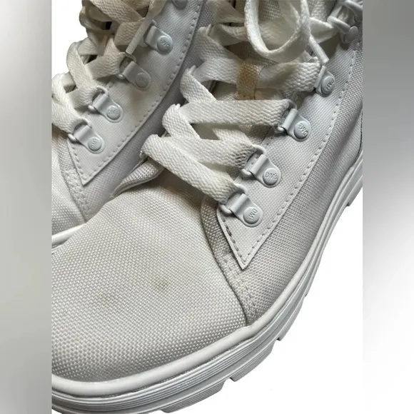 Dr. Martens Combs Women’s Poly Casual Boots White Size 8