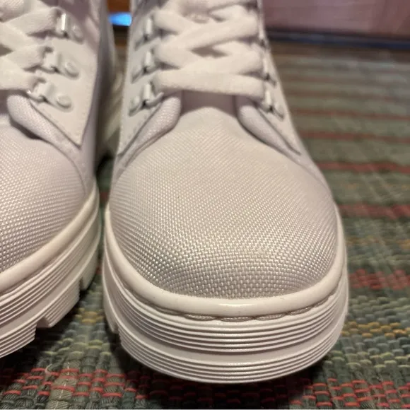 Dr. Martens Combs Women's Poly Casual Boots White Size 9