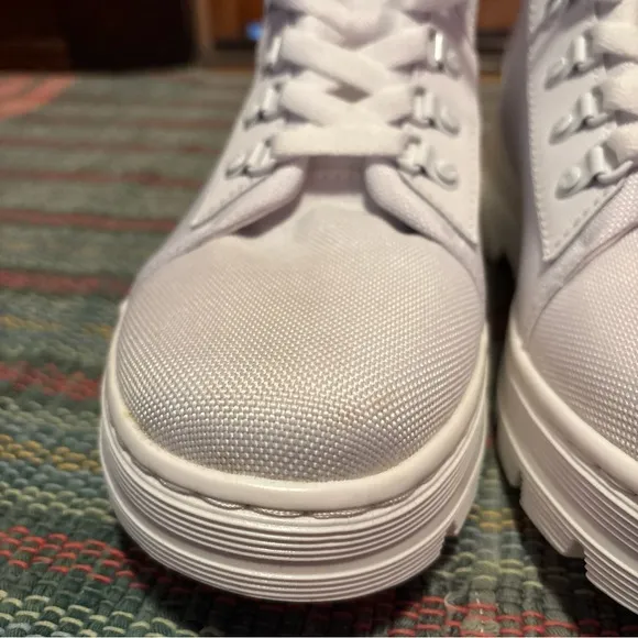 Dr. Martens Combs Women's Poly Casual Boots White Size 9
