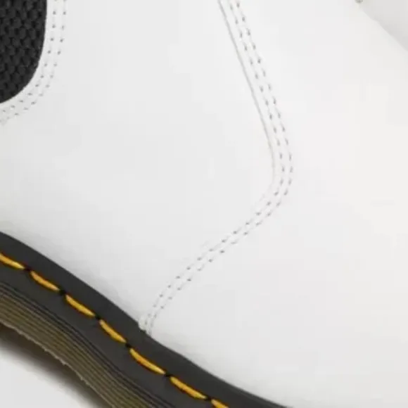 Dr Martens Dorrian Chelsea White Leather  Pull On Platform Air Wair Boots W 11