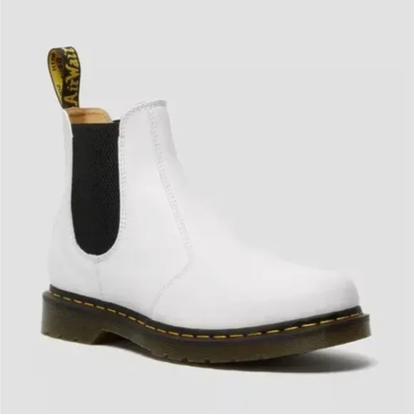 Dr Martens Dorrian Chelsea White Leather  Pull On Platform Air Wair Boots W 11