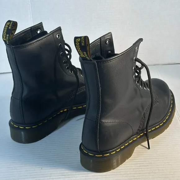 Dr. Martens L-size 8 Black Boots