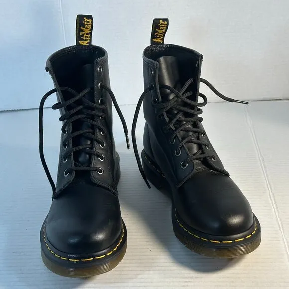 Dr. Martens L-size 8 Black Boots
