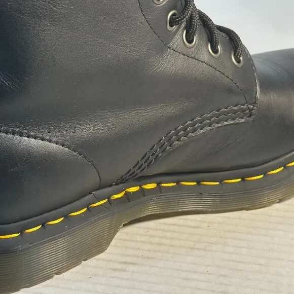 Dr. Martens L-size 8 Black Boots