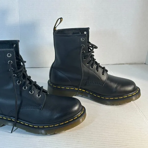 Dr. Martens L-size 8 Black Boots
