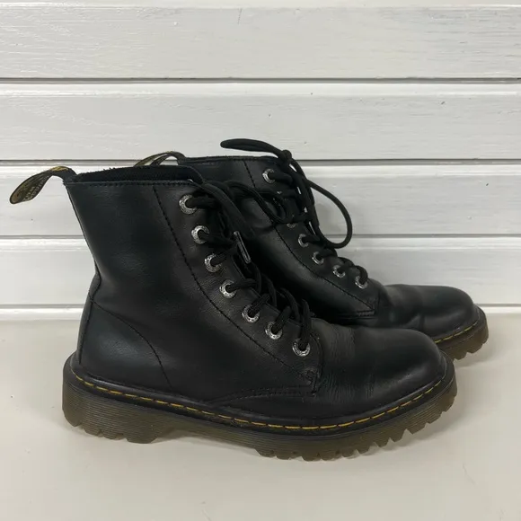 Dr. Martens | Luana Black Boot Size 6