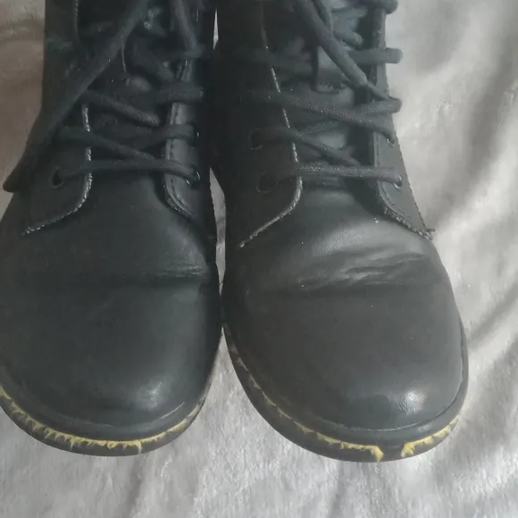 Dr. Martens Maelly Air Wair Bouncing Soles Padded Collar Boots Black