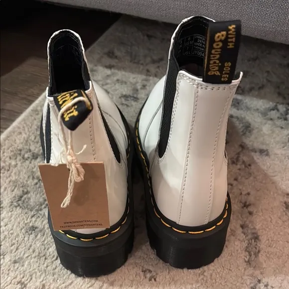 Dr. Martens White Chelsea Boots size 7 new!