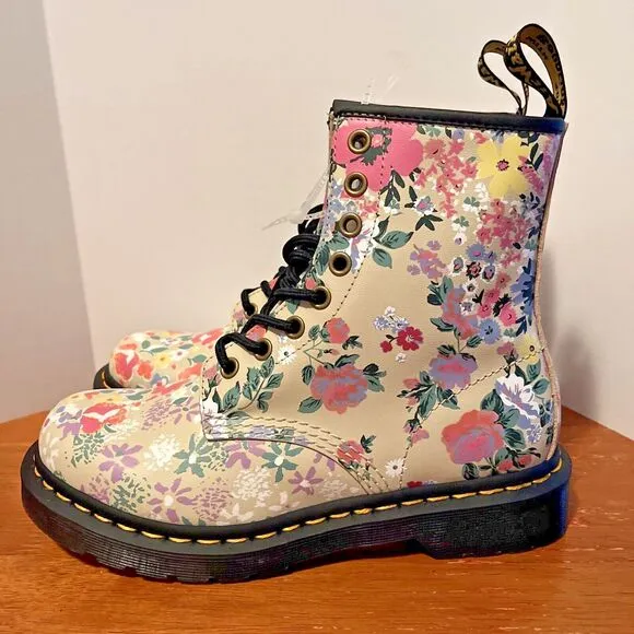 Dr Martens Womens Boots 1460 Parchment Beige Floral 8 Eye Hole Backhand 6 US