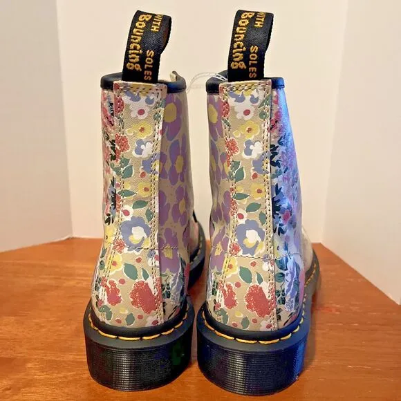 Dr Martens Womens Boots 1460 Parchment Beige Floral 8 Eye Hole Backhand 6 US