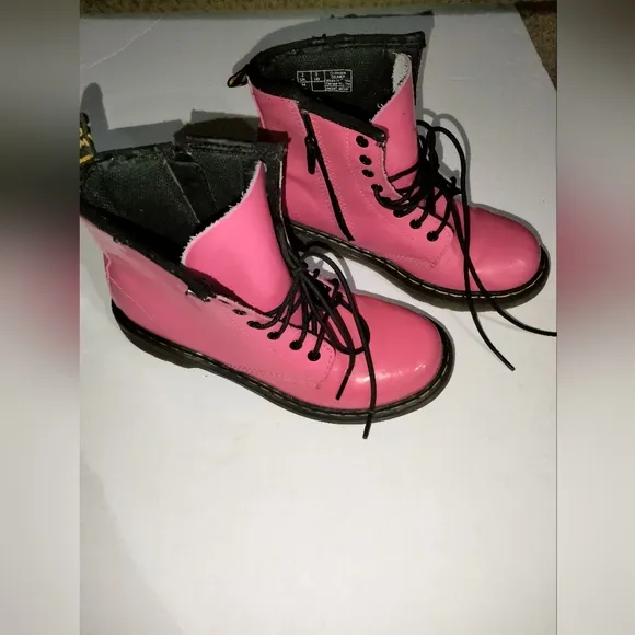 Dr. Martens Youth (Size 3) Girl's Hot Pink Leather Upper Lace Up Delaney Boots