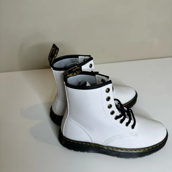 Dr. Martens Zavala 8-Eyelet Combat Boot, NWOT size 7