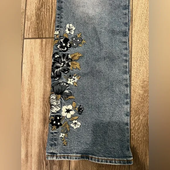 Driftwood Kelly Embroidered Floral Bluebell Flare Jean Size 14