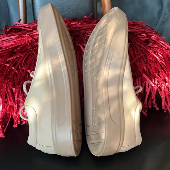 ECCO Flexure T cap leather sneaker