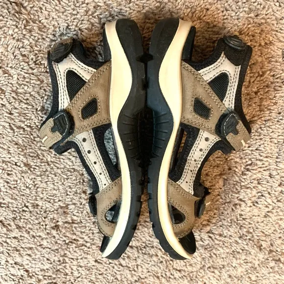 ECCO Offroad Nubuck Outdoor Sandals Hiking Camping Cream Black Tan Size 7