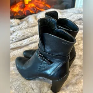 ECCO Women's Black Leather Ankle Boots