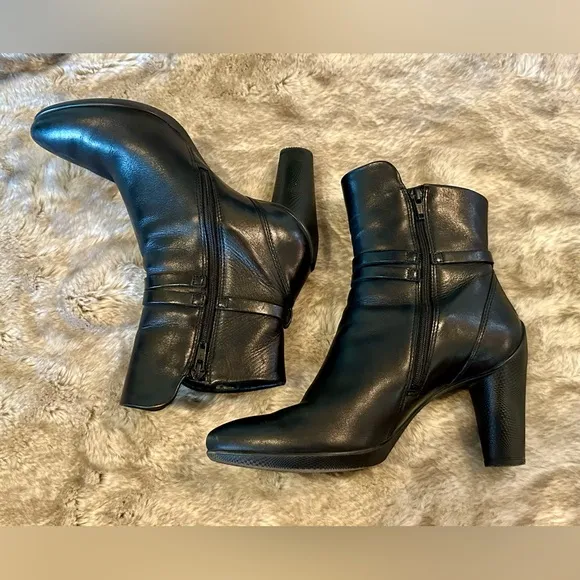 ECCO Women's Black Leather Ankle Boots