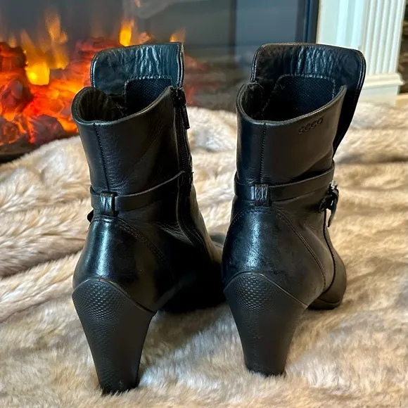 ECCO Women's Black Leather Ankle Boots